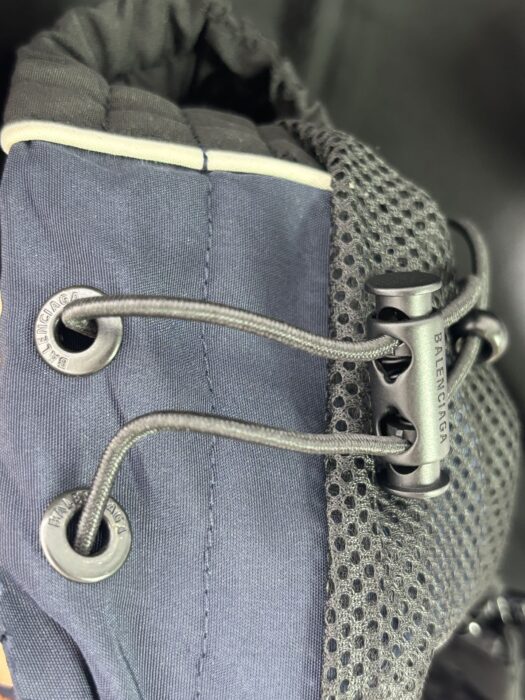 발렌시아가 루즈핏 배색 이음 자켓 바람막이 블랙 레플리카 미러급 SA급 S급 고퀄리티 하이엔드 최상급 의류 [남성여성공용] 17