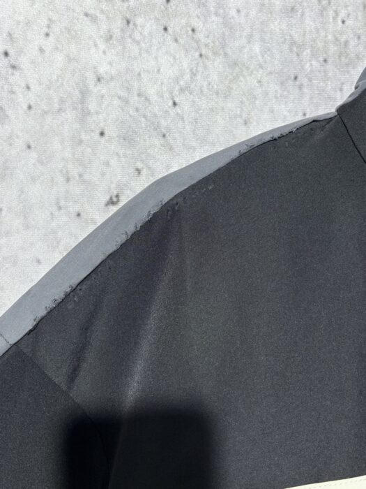 발렌시아가 루즈핏 배색 이음 자켓 바람막이 블랙 레플리카 미러급 SA급 S급 고퀄리티 하이엔드 최상급 의류 [남성여성공용] 12