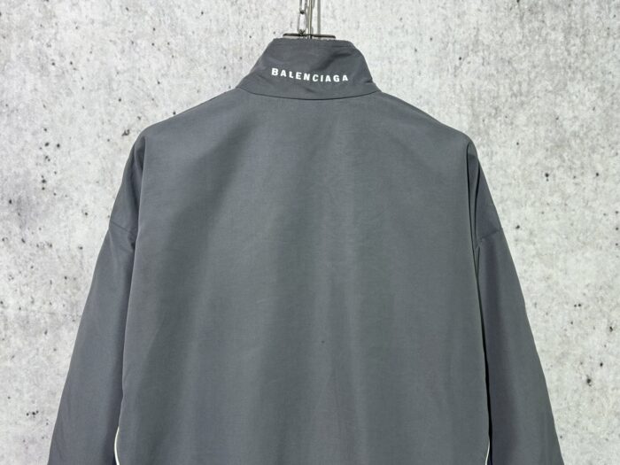 발렌시아가 루즈핏 배색 이음 자켓 바람막이 블랙 레플리카 미러급 SA급 S급 고퀄리티 하이엔드 최상급 의류 [남성여성공용] 5