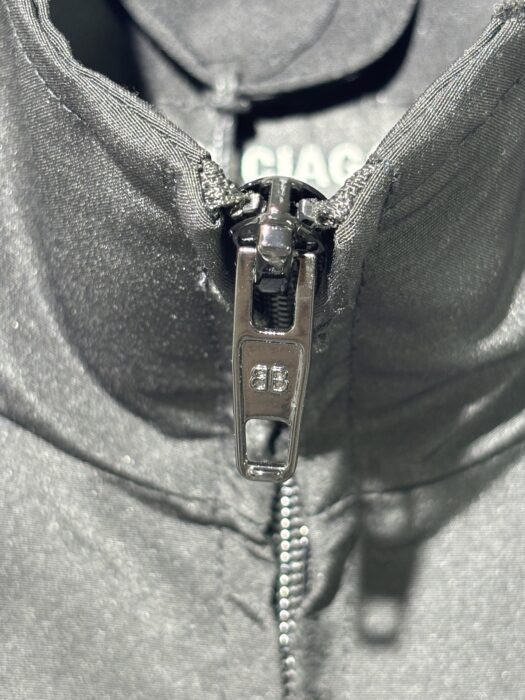 발렌시아가 루즈핏 배색 이음 자켓 바람막이 블랙 레플리카 미러급 SA급 S급 고퀄리티 하이엔드 최상급 의류 [남성여성공용] 18