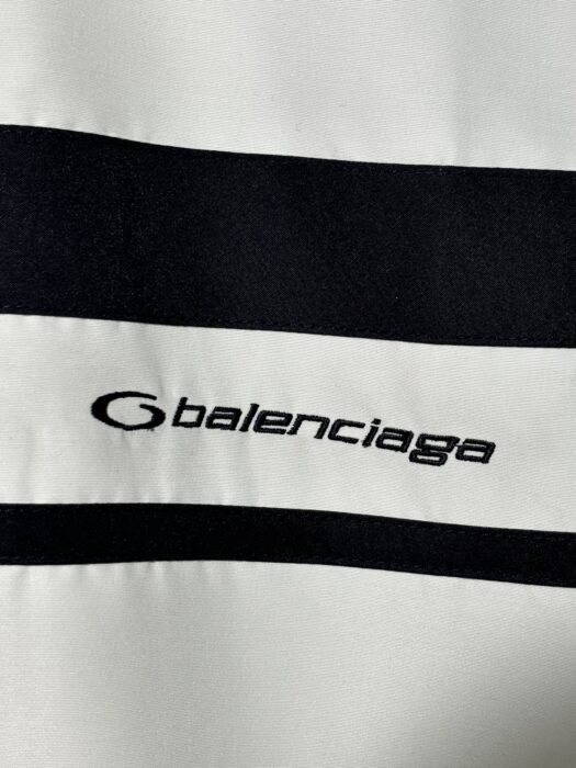 발렌시아가 루즈핏 배색 이음 자켓 바람막이 베이지 레플리카 미러급 SA급 S급 고퀄리티 하이엔드 최상급 의류 [남성여성공용] 12