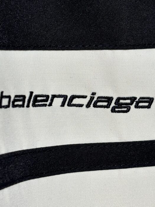 발렌시아가 루즈핏 배색 이음 자켓 바람막이 베이지 레플리카 미러급 SA급 S급 고퀄리티 하이엔드 최상급 의류 [남성여성공용] 13