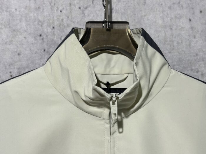 발렌시아가 루즈핏 배색 이음 자켓 바람막이 베이지 레플리카 미러급 SA급 S급 고퀄리티 하이엔드 최상급 의류 [남성여성공용] 9