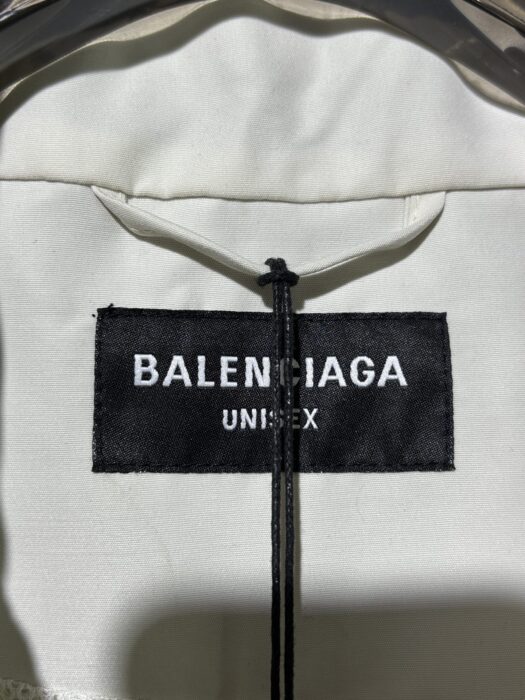 발렌시아가 루즈핏 배색 이음 자켓 바람막이 베이지 레플리카 미러급 SA급 S급 고퀄리티 하이엔드 최상급 의류 [남성여성공용] 20