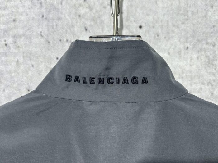 발렌시아가 루즈핏 배색 이음 자켓 바람막이 베이지 레플리카 미러급 SA급 S급 고퀄리티 하이엔드 최상급 의류 [남성여성공용] 10