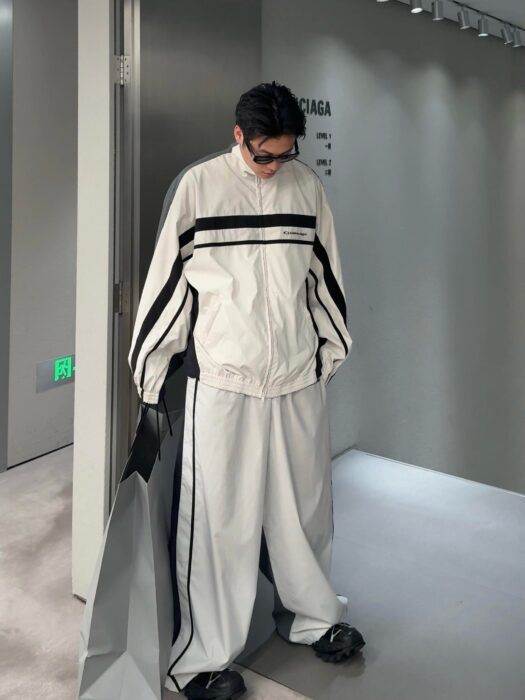 발렌시아가 루즈핏 배색 이음 자켓 바람막이 베이지 레플리카 미러급 SA급 S급 고퀄리티 하이엔드 최상급 의류 [남성여성공용]