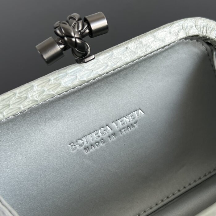 보테가베네타 놋 717622 라이트 그레이 실크 명주 8651 레플리카 미러급 SA급 S급 고퀄리티 최상급 하이엔드 파우치백 가방 [여성] 8