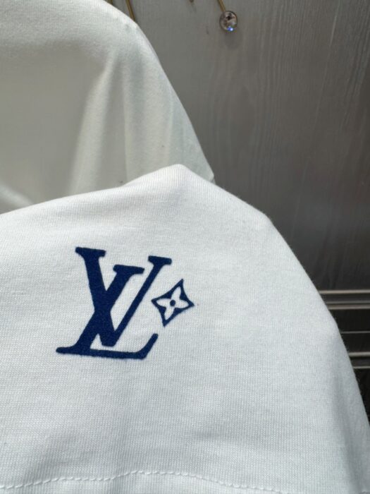 루이비통 플로킹 레더 반팔티 레플리카 미러급 SA급 S급 고퀄리티 하이엔드 최상급 의류 [남성여성공용] 4