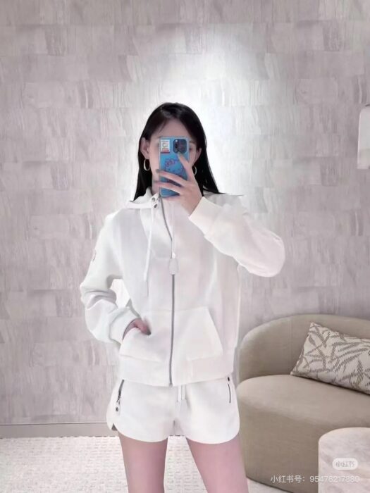 루이비통 레더 액센트 후디 레플리카 미러급 SA급 S급 고퀄리티 하이엔드 최상급 의류 [여성] 3