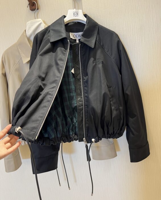 로에베 블랙 벌룬 자켓 레플리카 미러급 SA급 S급 고퀄리티 하이엔드 최상급 의류 [여성] 4