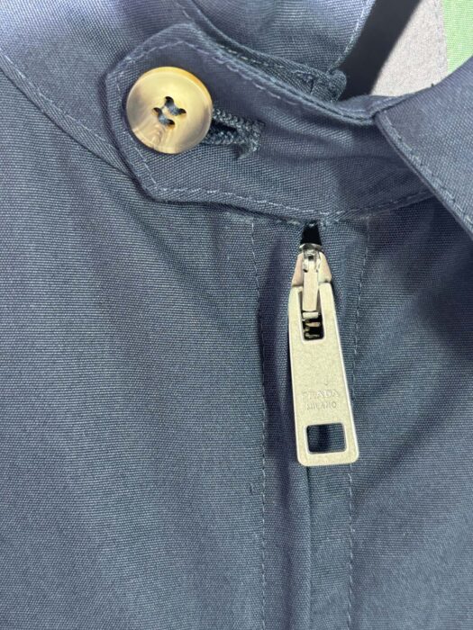 프라다 미니 모노그램 지퍼 자켓 네이비 레플리카 미러급 SA급 S급 고퀄리티 하이엔드 최상급 의류 [남성여성공용] 12