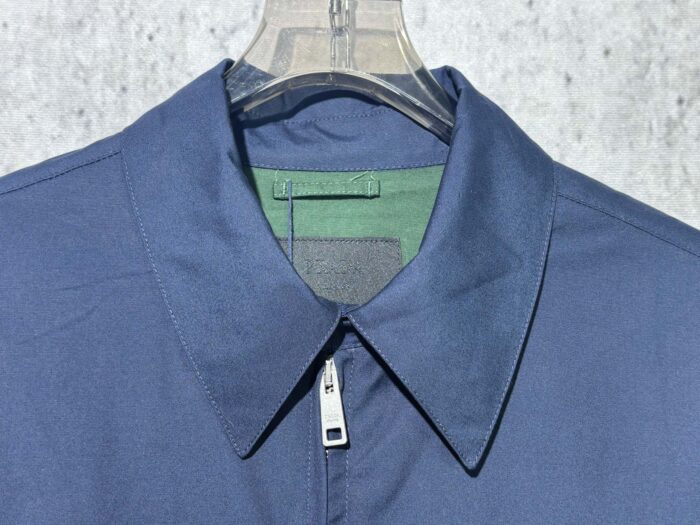 프라다 미니 모노그램 지퍼 자켓 네이비 레플리카 미러급 SA급 S급 고퀄리티 하이엔드 최상급 의류 [남성여성공용] 9