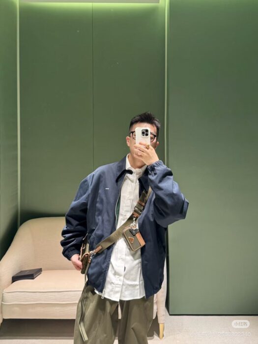 프라다 미니 모노그램 지퍼 자켓 네이비 레플리카 미러급 SA급 S급 고퀄리티 하이엔드 최상급 의류 [남성여성공용]