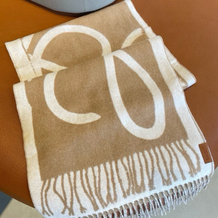 로에베 아나그램 자카드 태슬 스카프 다크 베이지 레플리카 미러급 SA급 S급 고퀄리티 최상급 하이엔드 머플러 목도리 [남성여성공용] 4