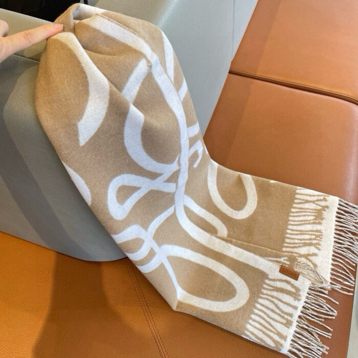 로에베 아나그램 자카드 태슬 스카프 다크 베이지 레플리카 미러급 SA급 S급 고퀄리티 최상급 하이엔드 머플러 목도리 [남성여성공용] 5