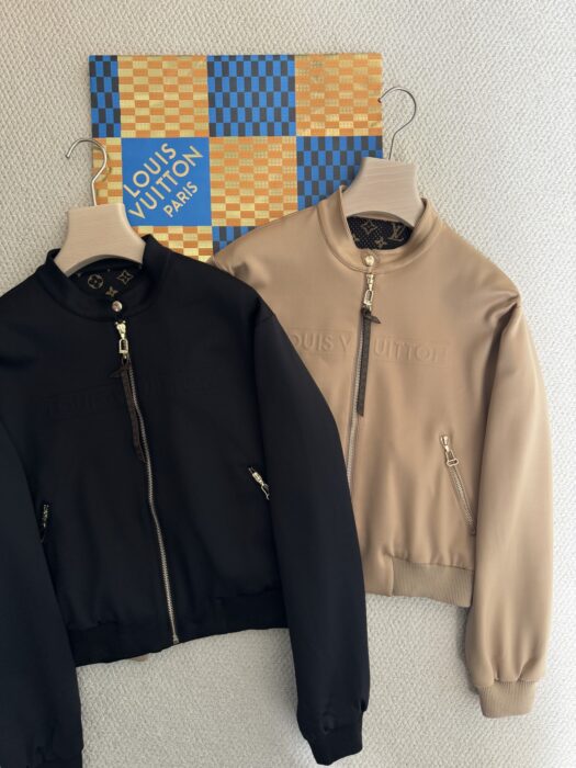 루이비통 봄버 자켓 레플리카 미러급 SA급 S급 고퀄리티 하이엔드 최상급 의류 [여성] 10