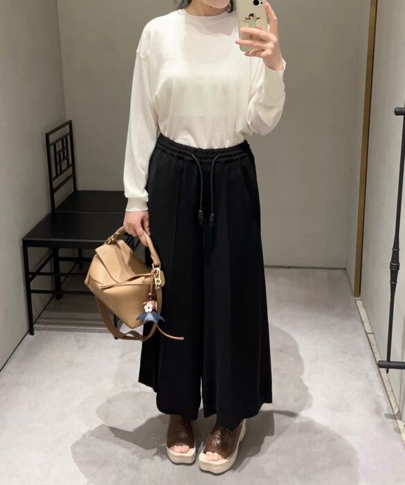 로에베 스트레치 비스코스 소재의 크롭 팬츠 레플리카 미러급 SA급 S급 고퀄리티 하이엔드 최상급 의류 [여성] 2