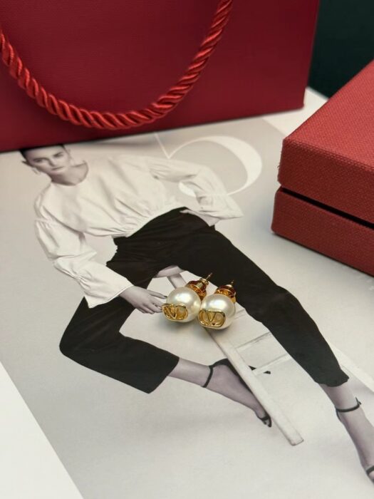 발렌티노 Valent 골드 로고 진주 귀걸이 레플리카 미러급 SA급 S급 고퀄리티 최상급 하이엔드 악세사리 [여성] 4