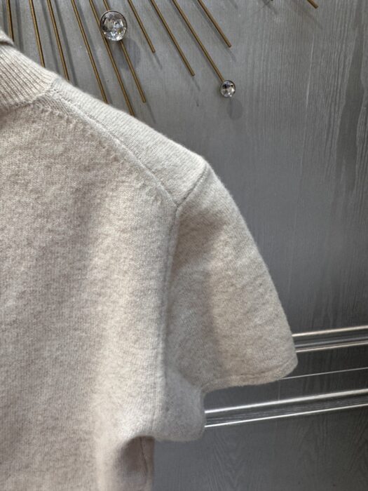 미우미우 캐시미어 터틀넥 스웨터 레플리카 미러급 SA급 S급 고퀄리티 하이엔드 최상급 의류 [여성] 7