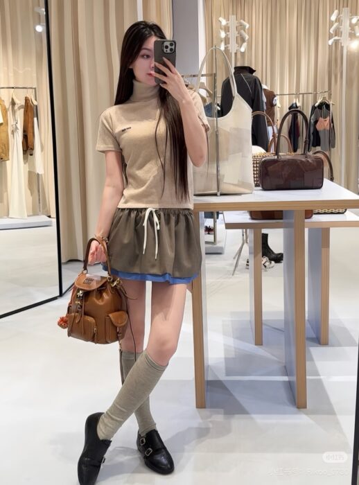 미우미우 캐시미어 터틀넥 스웨터 레플리카 미러급 SA급 S급 고퀄리티 하이엔드 최상급 의류 [여성] 9