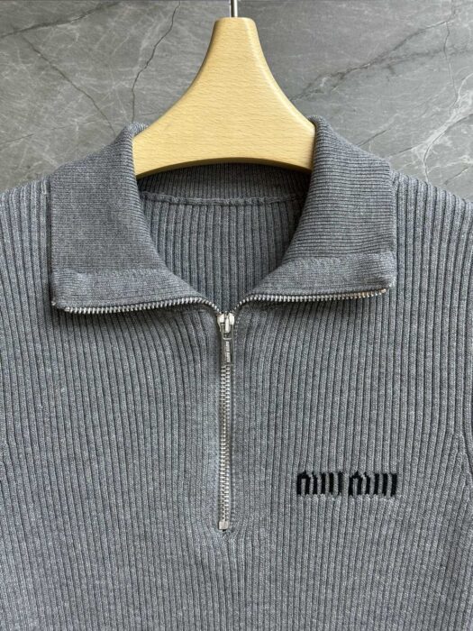 미우미우 코튼 하프 지퍼 스웨터 레플리카 미러급 SA급 S급 고퀄리티 하이엔드 최상급 의류 [여성] 9