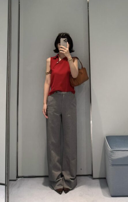 미우미우 슬리브리스 폴로 셔츠 레플리카 미러급 SA급 S급 고퀄리티 하이엔드 최상급 의류 [여성] 2