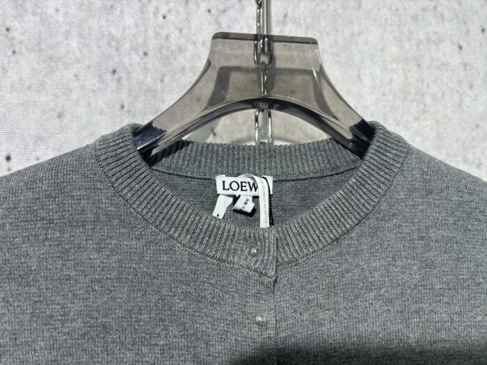 로에베 리벳 단추 단색 가디건 그레이 레플리카 미러급 SA급 S급 고퀄리티 하이엔드 최상급 의류 [남성] 9