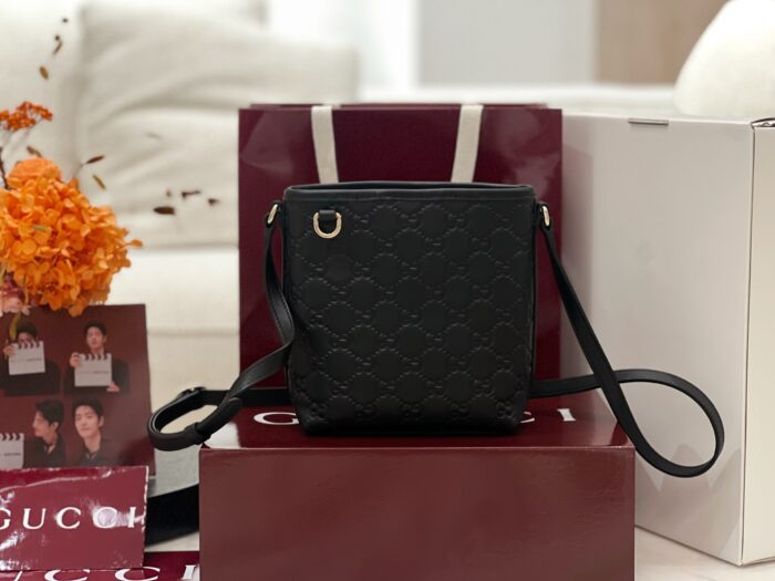 구찌 GG 엠블럼 나노 버킷백 847090 블랙 GG 레더 크로스백 레플리카 미러급 SA급 S급 고퀄리티 최상급 하이엔드 가방 [여성] 4