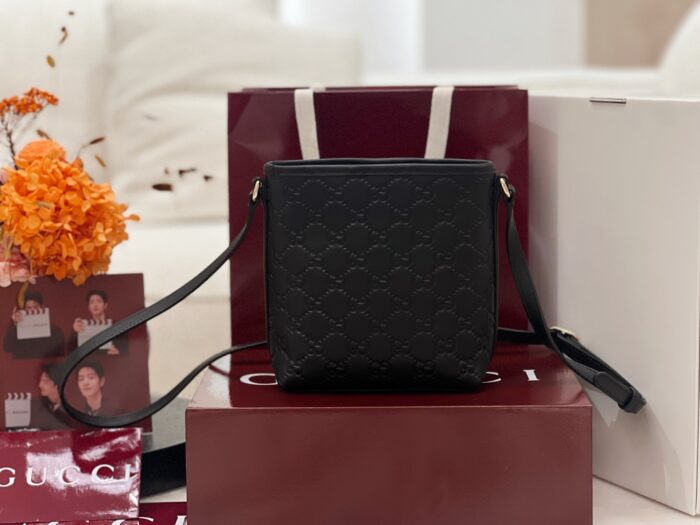 구찌 GG 엠블럼 나노 버킷백 847090 블랙 GG 레더 크로스백 레플리카 미러급 SA급 S급 고퀄리티 최상급 하이엔드 가방 [여성] 2