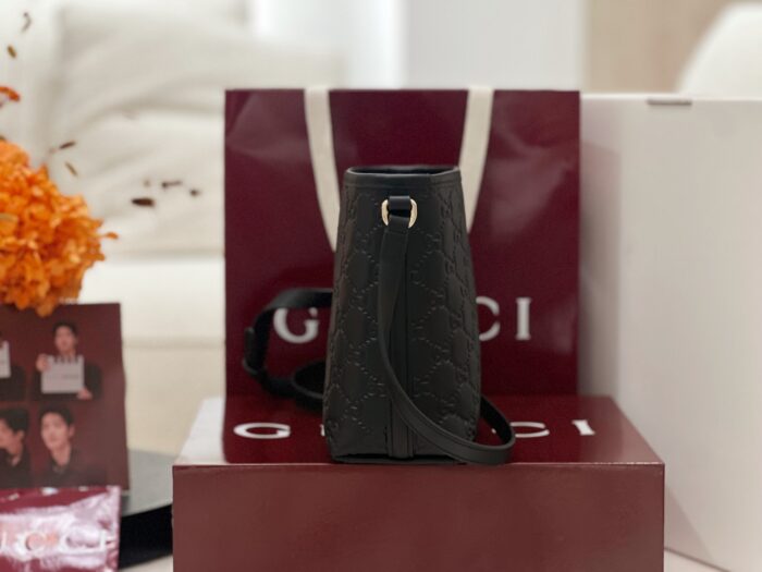 구찌 GG 엠블럼 나노 버킷백 847090 블랙 GG 레더 크로스백 레플리카 미러급 SA급 S급 고퀄리티 최상급 하이엔드 가방 [여성] 5