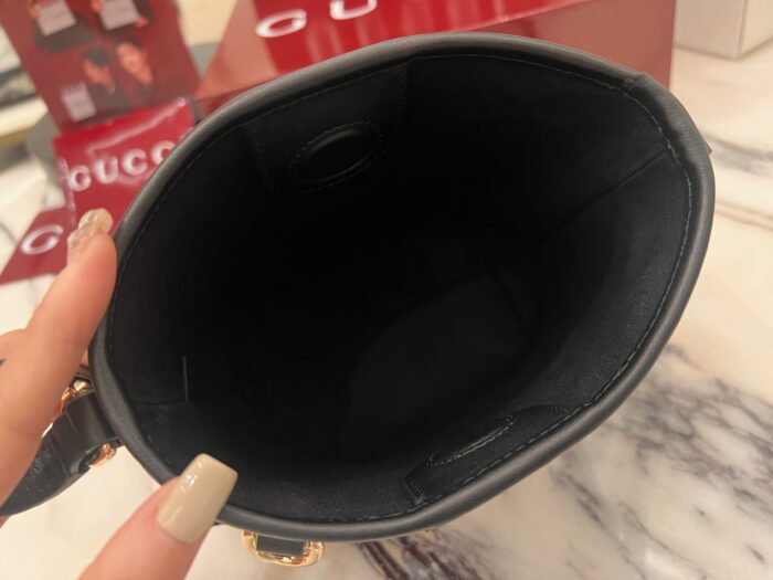 구찌 GG 엠블럼 나노 버킷백 847090 블랙 GG 레더 크로스백 레플리카 미러급 SA급 S급 고퀄리티 최상급 하이엔드 가방 [여성] 3