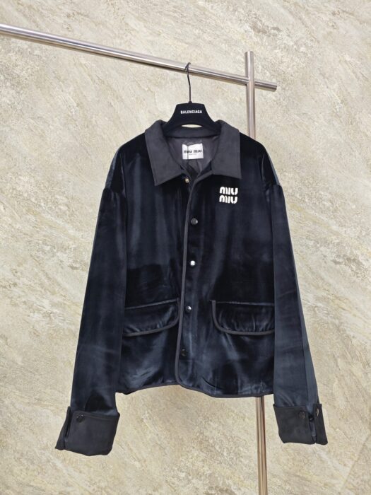 미우미우 모노그램 벨벳 자켓 블랙 레플리카 미러급 SA급 S급 고퀄리티 하이엔드 최상급 의류 [남성여성공용] 3