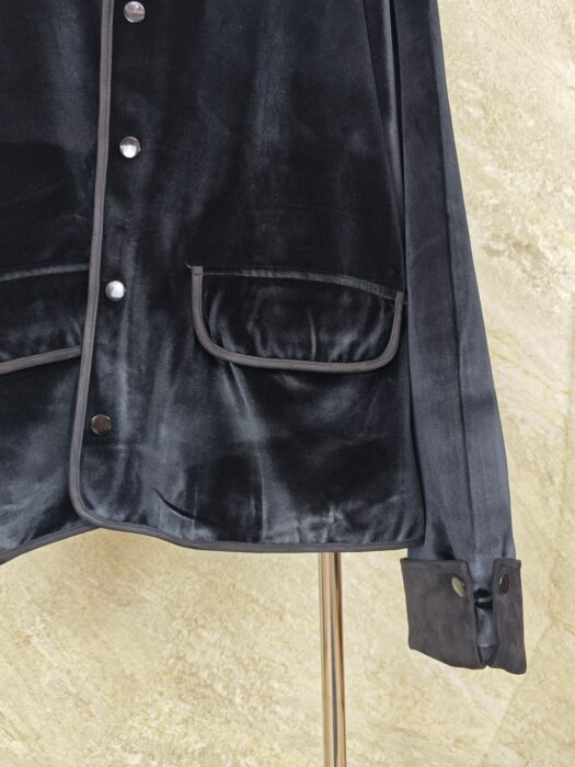 미우미우 모노그램 벨벳 자켓 블랙 레플리카 미러급 SA급 S급 고퀄리티 하이엔드 최상급 의류 [남성여성공용] 6