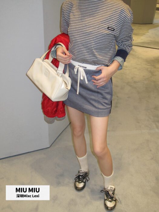 미우미우 스커트 레플리카 미러급 SA급 S급 고퀄리티 하이엔드 최상급 의류 [여성] 6