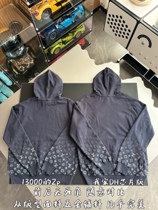 루이비통 코튼 그라데이션 후드티 남회색 1AFAQ3 레플리카 미러급 SA급 S급 고퀄리티 하이엔드 최상급 의류 [남성여성공용] 4