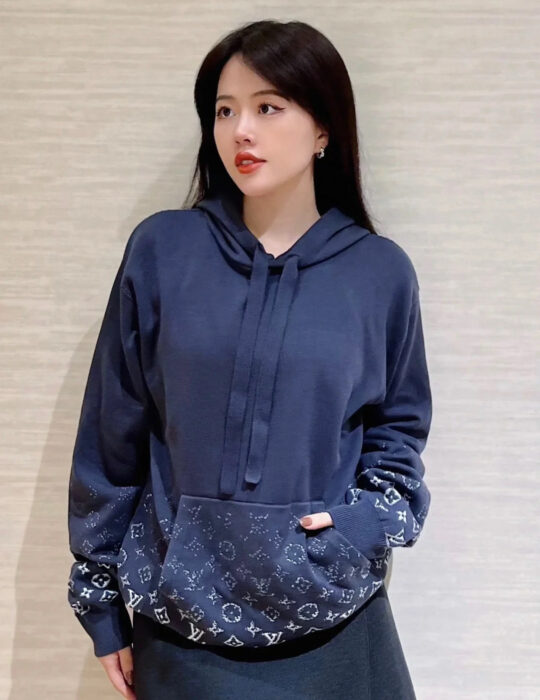 루이비통 코튼 그라데이션 후드티 남회색 1AFAQ3 레플리카 미러급 SA급 S급 고퀄리티 하이엔드 최상급 의류 [남성여성공용] 2