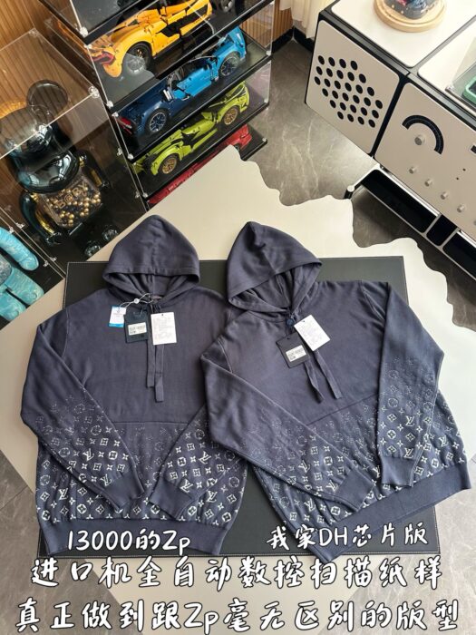 루이비통 코튼 그라데이션 후드티 남회색 1AFAQ3 레플리카 미러급 SA급 S급 고퀄리티 하이엔드 최상급 의류 [남성여성공용] 5