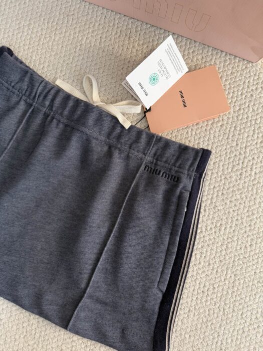 미우미우 스커트 레플리카 미러급 SA급 S급 고퀄리티 하이엔드 최상급 의류 [여성] 11