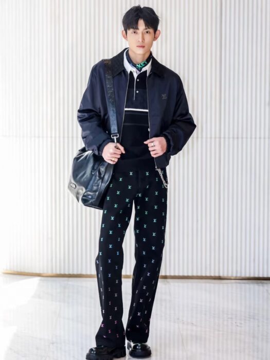 루이비통 그라데이션 올 오버 LV 자수 청바지 블랙 레플리카 미러급 SA급 S급 고퀄리티 하이엔드 최상급 의류 [남성여성공용]