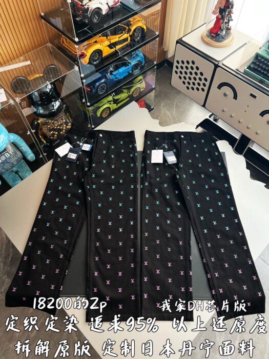 루이비통 그라데이션 올 오버 LV 자수 청바지 블랙 레플리카 미러급 SA급 S급 고퀄리티 하이엔드 최상급 의류 [남성여성공용] 4