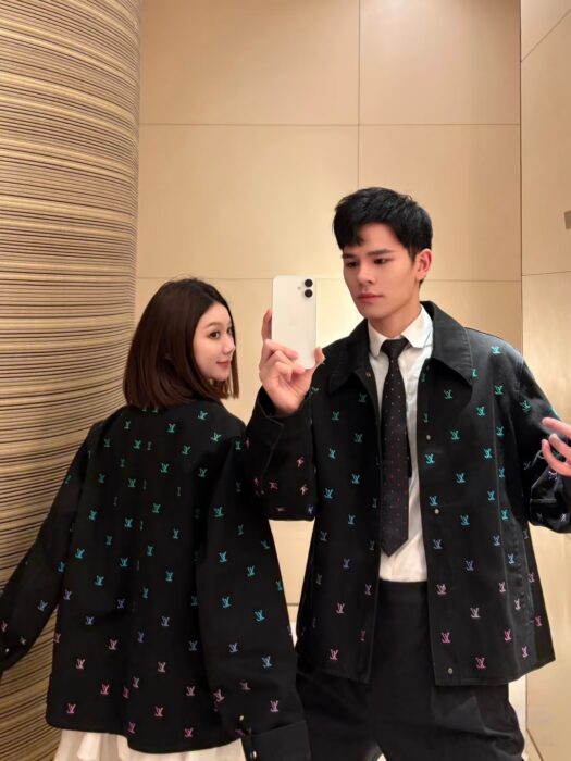 루이비통 그라데이션 올 오버 LV 자수 데님 자켓 블랙 레플리카 미러급 SA급 S급 고퀄리티 하이엔드 최상급 의류 [남성여성공용]