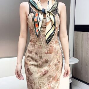 에르메스 24 스퀘어 스카프 베이지 레플리카 미러급 SA급 S급 고퀄리티 최상급 하이엔드 머플러 목도리 [여성]