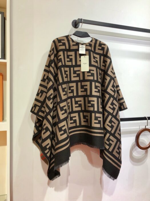 펜디 올 오버 FF로고 자카드 스트라이프 케이프 브라운 레플리카 미러급 SA급 S급 고퀄리티 최상급 하이엔드 [여성] 4