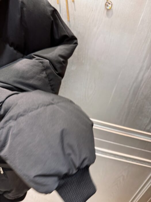 프라다 크롭 컴팩트 포플린 다운 자켓 레플리카 미러급 SA급 S급 고퀄리티 하이엔드 최상급 의류 [여성] 6