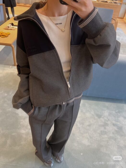 미우미우 지퍼 니트 자켓 레플리카 미러급 SA급 S급 고퀄리티 하이엔드 최상급 의류 [여성] 16