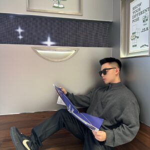 발렌시아가 옷깃 모노그램 반지퍼 니트 그레이 레플리카 미러급 SA급 S급 고퀄리티 하이엔드 최상급 의류 [남성여성공용]