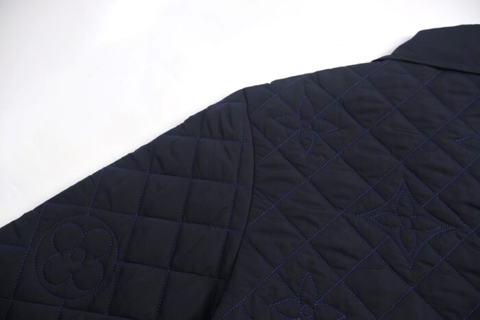 루이비통 로고 자수 퀼팅 코튼 자켓 네이비 레플리카 미러급 SA급 S급 고퀄리티 하이엔드 최상급 의류 [남성여성공용] 6