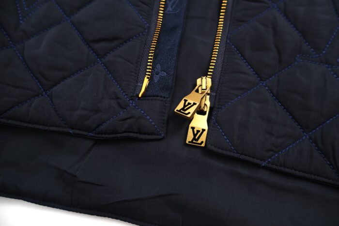루이비통 로고 자수 퀼팅 코튼 자켓 네이비 레플리카 미러급 SA급 S급 고퀄리티 하이엔드 최상급 의류 [남성여성공용] 9