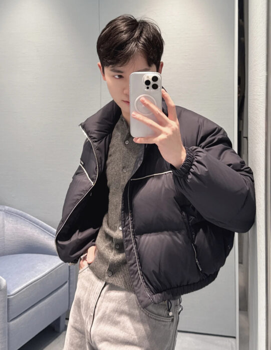 미우미우 모노그램 숏 패딩 네이비 레플리카 미러급 SA급 S급 고퀄리티 하이엔드 최상급 의류 [남성여성공용]