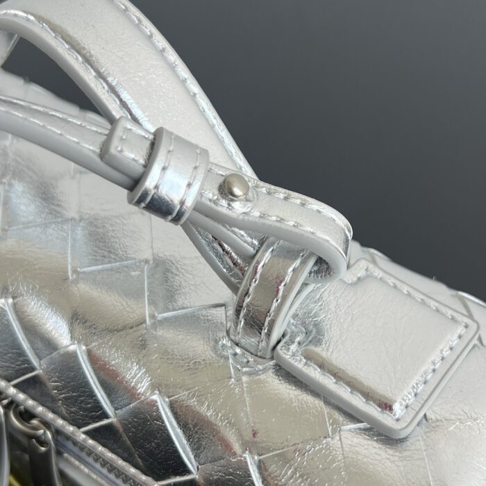 보테가베네타 뱅뱅 배니티 케이스 789109 실버 골드 레플리카 미러급 SA급 S급 고퀄리티 최상급 하이엔드 크로스백 가방 [여성] 7